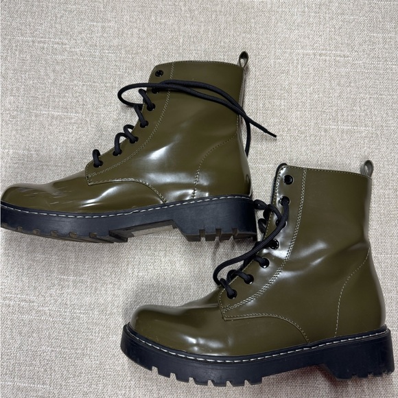 Green Lace Up Boots Women’s - Picture 2 of 4